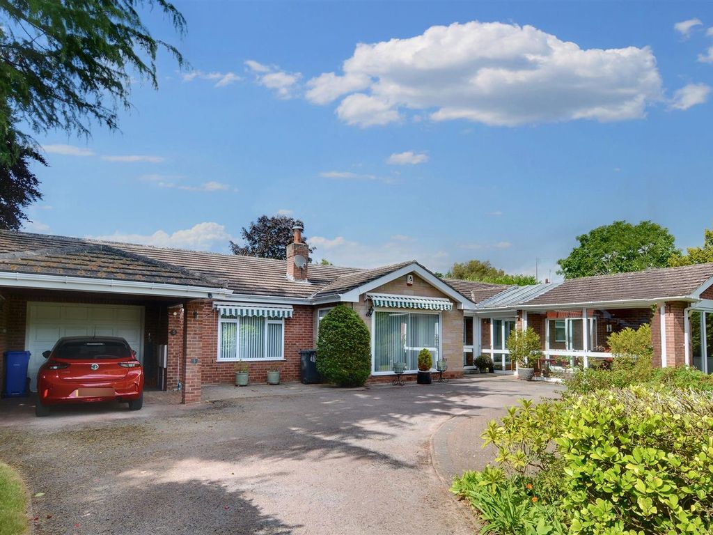 5 bed detached bungalow for sale in Parkside Drive, Long Eaton