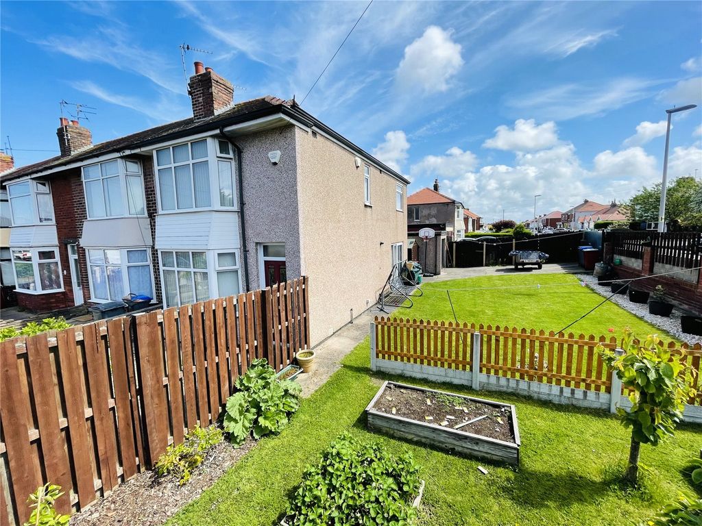2 bed end terrace house for sale in Rosedale Avenue, Blackpool FY4 Zoopla