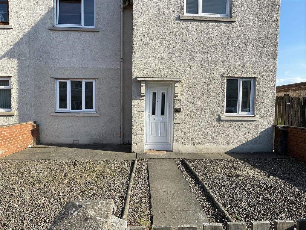 2 bed flat for sale in Leven Road, Kennoway, Leven KY8, £65,000 Zoopla