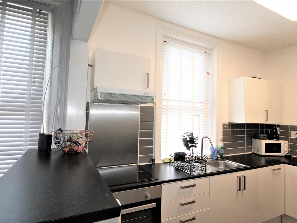 1 bed flat for sale in High Street, Sheerness ME12 Zoopla