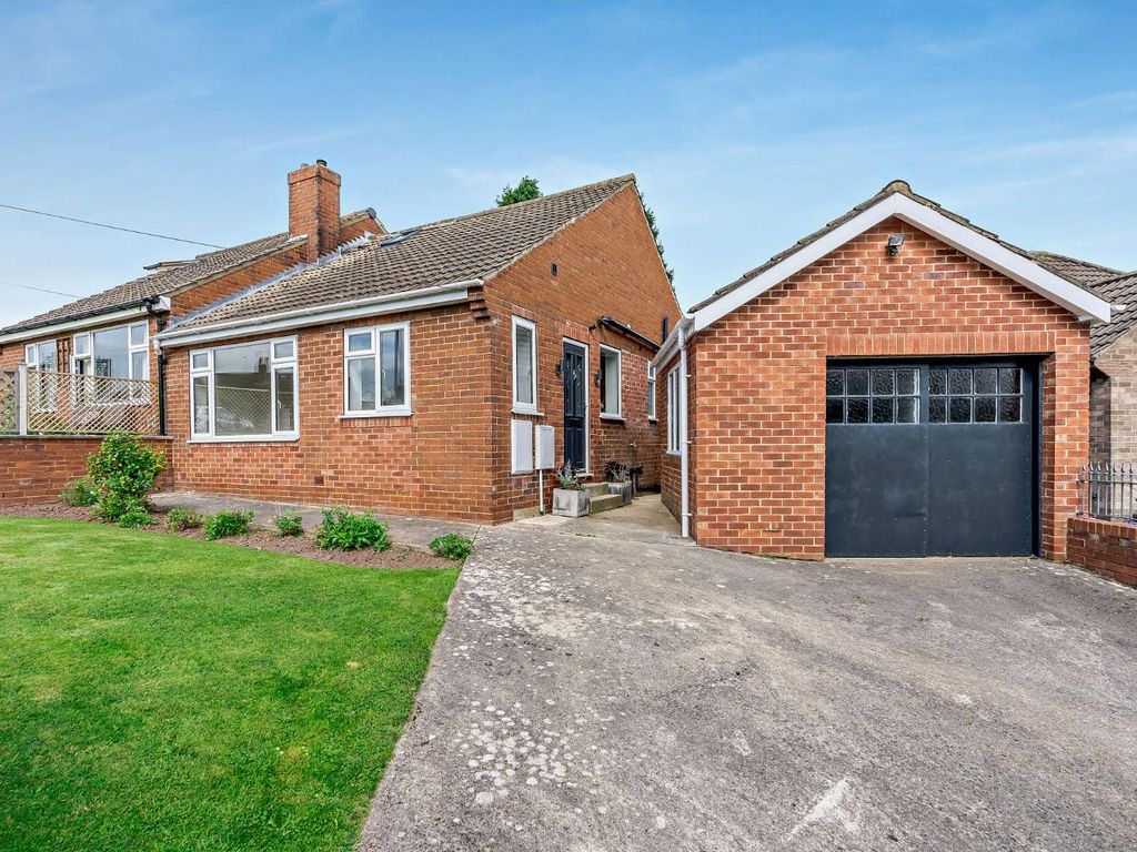 3 bed semidetached bungalow for sale in Knox Close, Harrogate HG1, £295,000 Zoopla