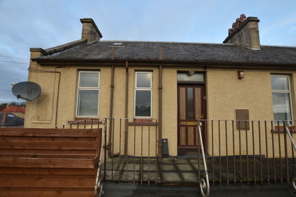 2 bed flat to rent in Scoonie Buildings, Leven KY8, £575 pcm Zoopla