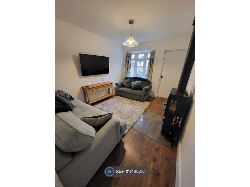 4 bed end terrace house to rent in Park Street, Hungerford RG17, £2,100 pcm Zoopla