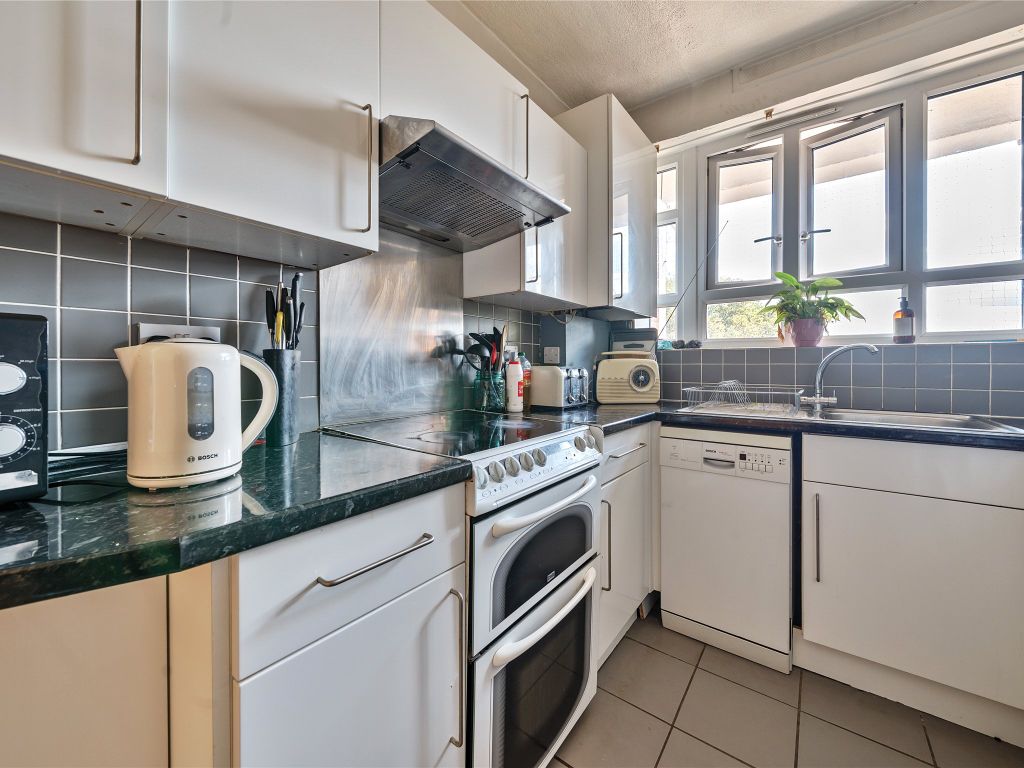 3 bed flat for sale in Albert Drive, London SW19, £400,000 Zoopla