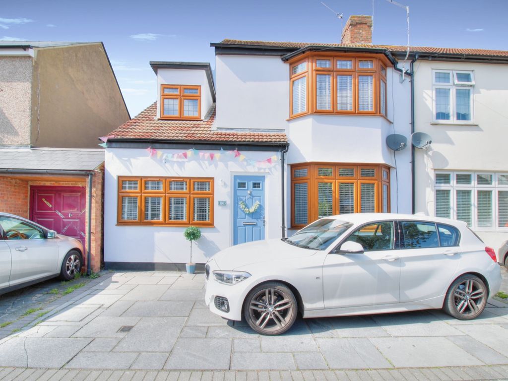 4 bed semidetached house for sale in Stafford Avenue, Hornchurch RM11