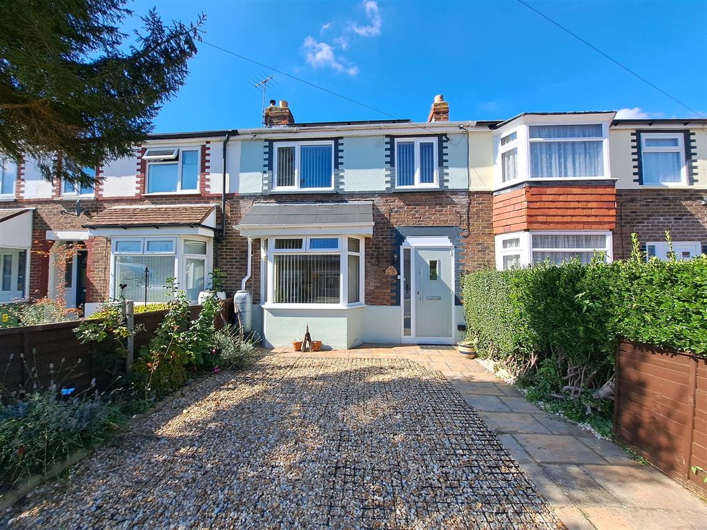 3 bed terraced house for sale in Marina Grove, Fareham PO16, £320,000