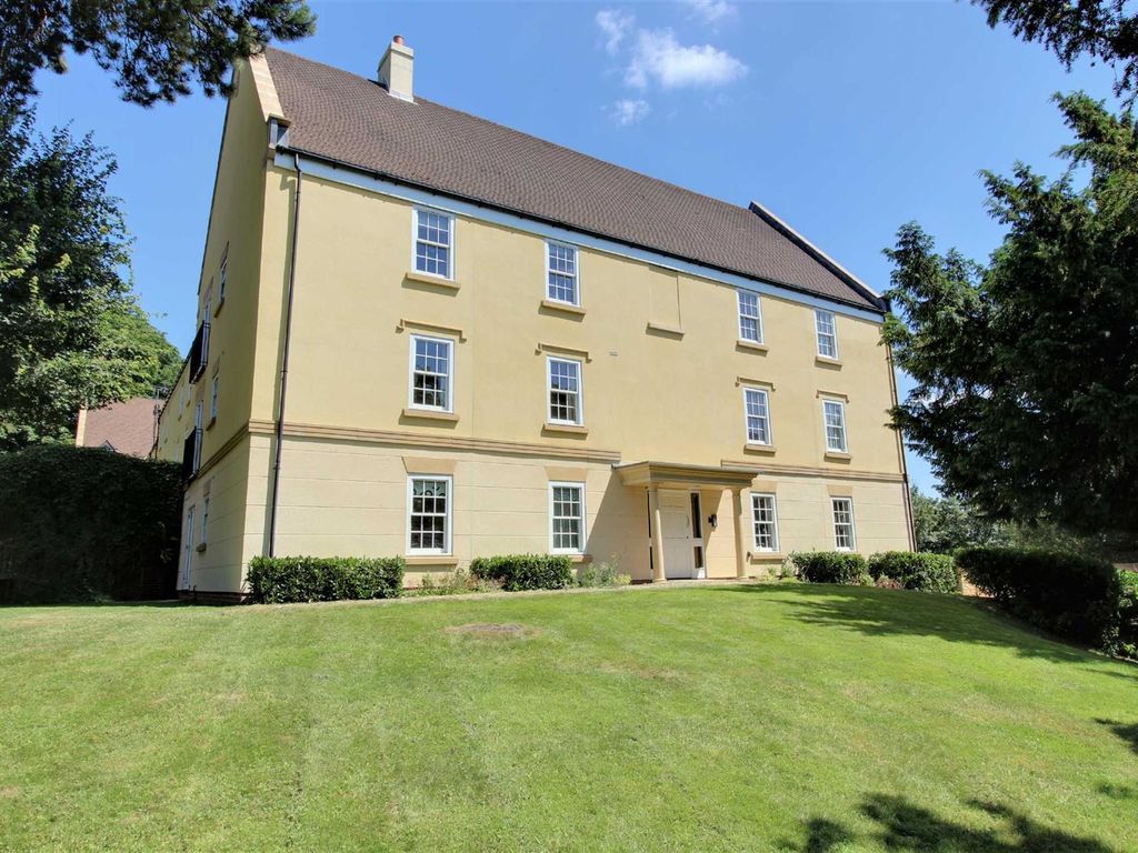 2 bed flat for sale in Browns Lane, Stonehouse GL10, £199,950 Zoopla