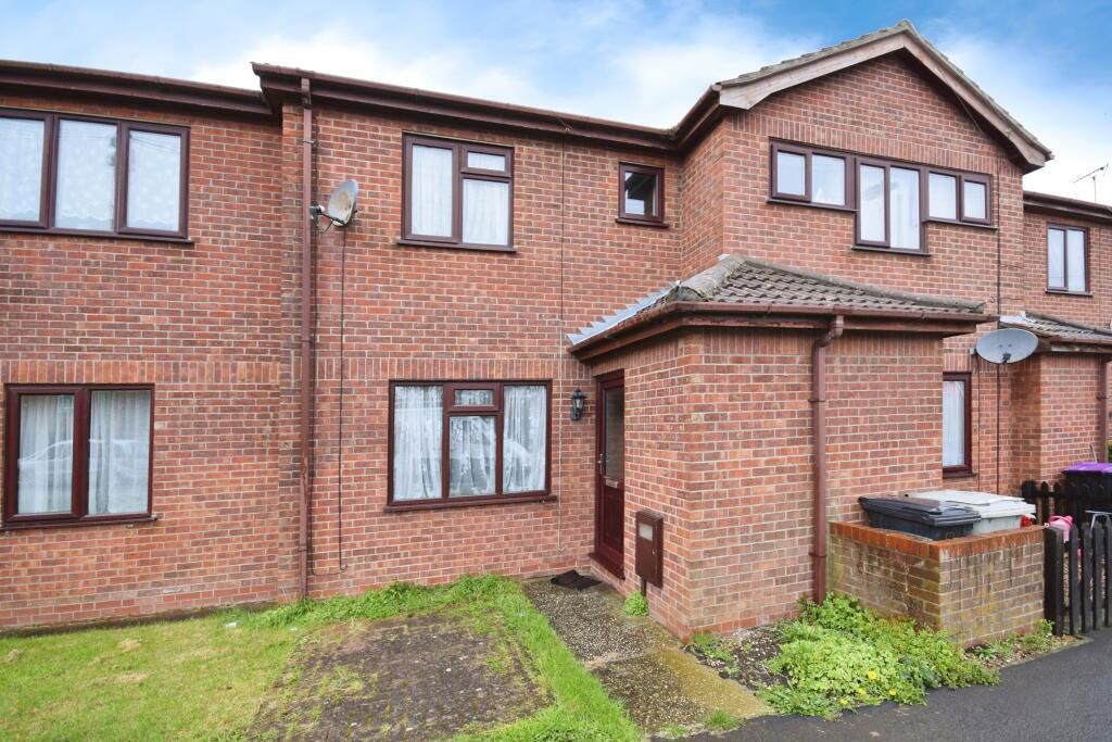 2 bed terraced house for sale in Grantham Drive, Skegness PE25, £