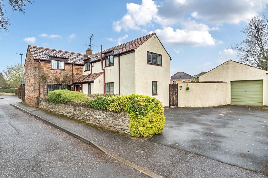 3 bed detached house for sale in Greenway, Monkton Heathfield, Taunton