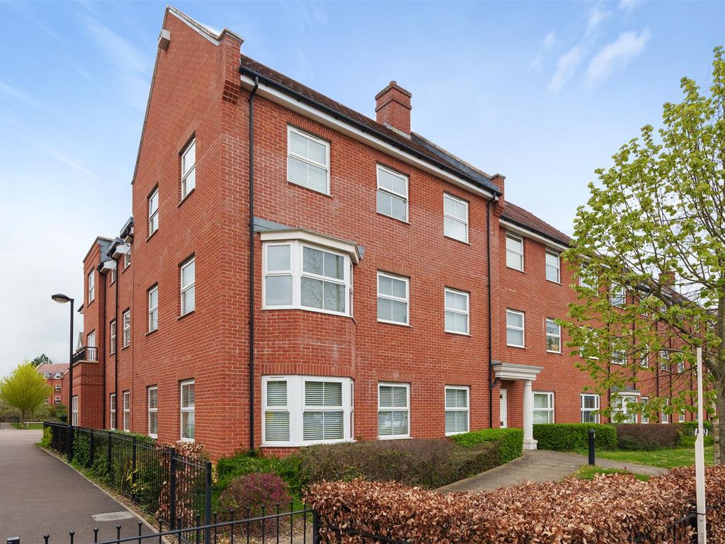 2 bed flat for sale in Bellamy House, Ashville Way, Wokingham