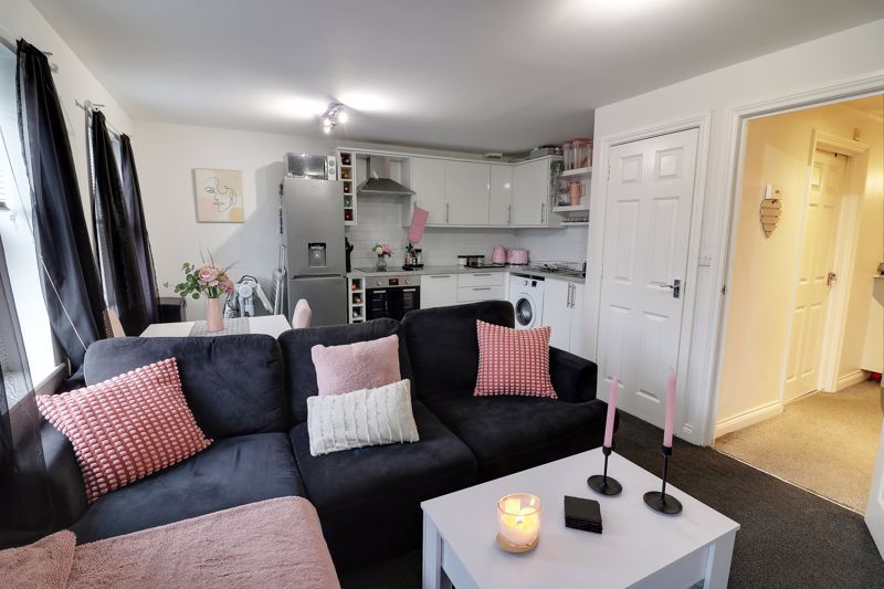 2 bed flat for sale in Paulsgrove Road, North End, Portsmouth PO2, £