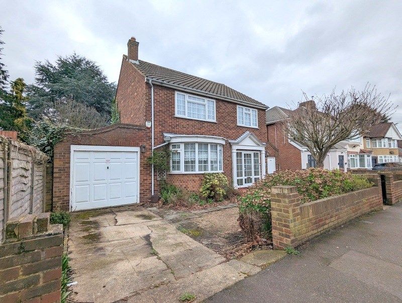 3 bed detached house for sale in Brainton Avenue, Feltham TW14, £