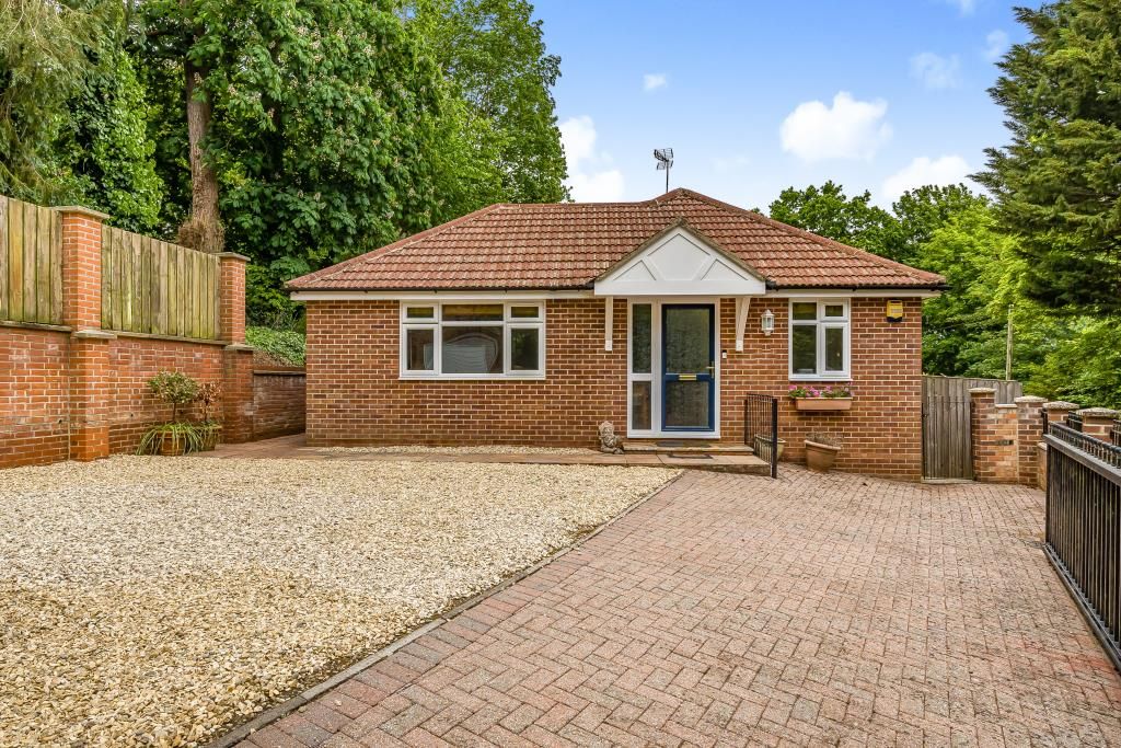 3 bed detached bungalow for sale in Newbury, Berkshire RG14 Zoopla