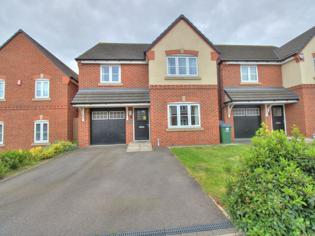 4 bed detached house for sale in Healey Drive, Tividale, Oldbury B69