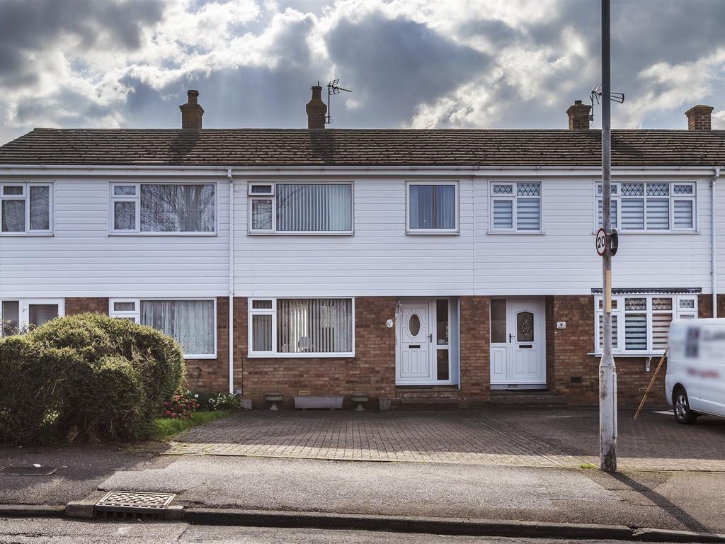 3 bed terraced house for sale in Bysing Wood Road, Faversham ME13, £350,000 Zoopla