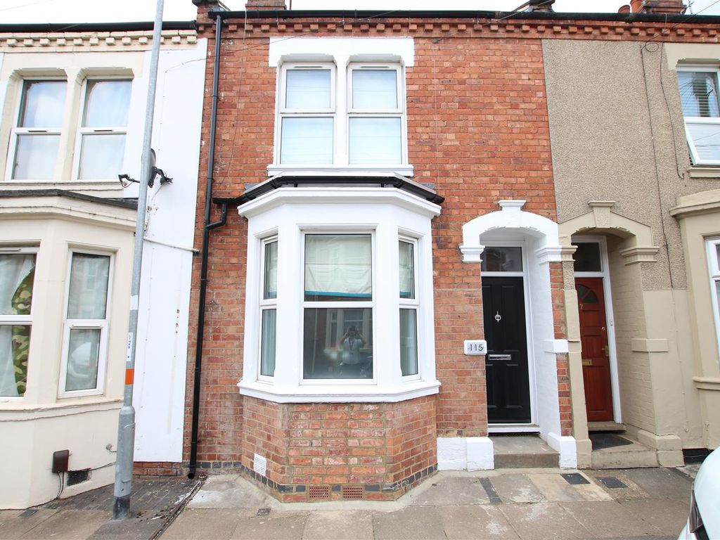 4 bed terraced house to rent in Lutterworth Road, Abington, Northampton