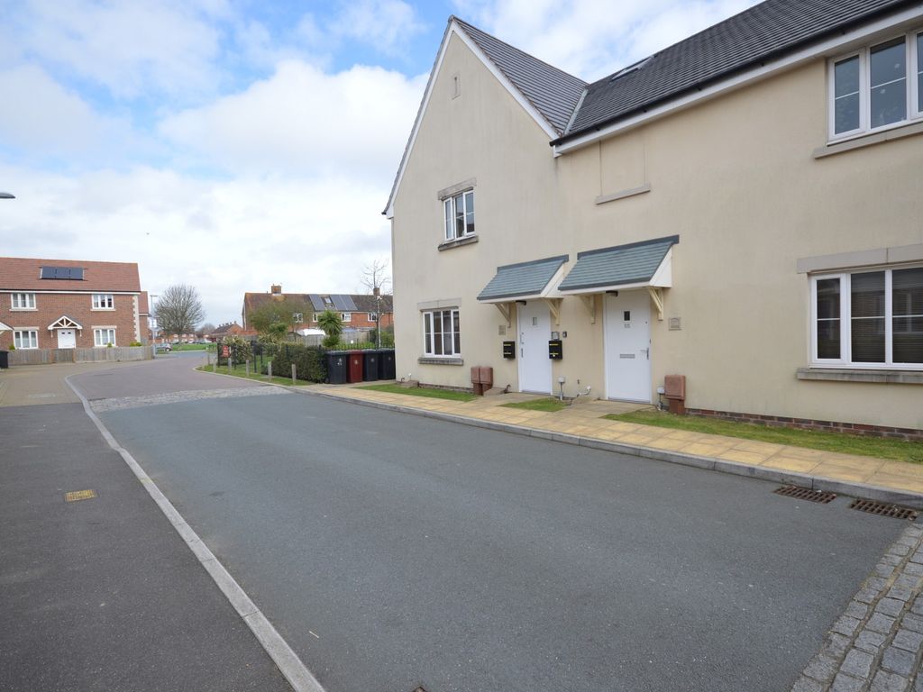 1 bed flat to rent in 57 Whyke Marsh, Chichester, West Sussex PO19, £