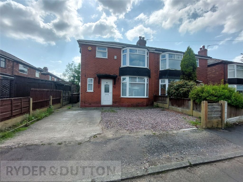 3 bed semidetached house to rent in Milton Avenue, Droylsden