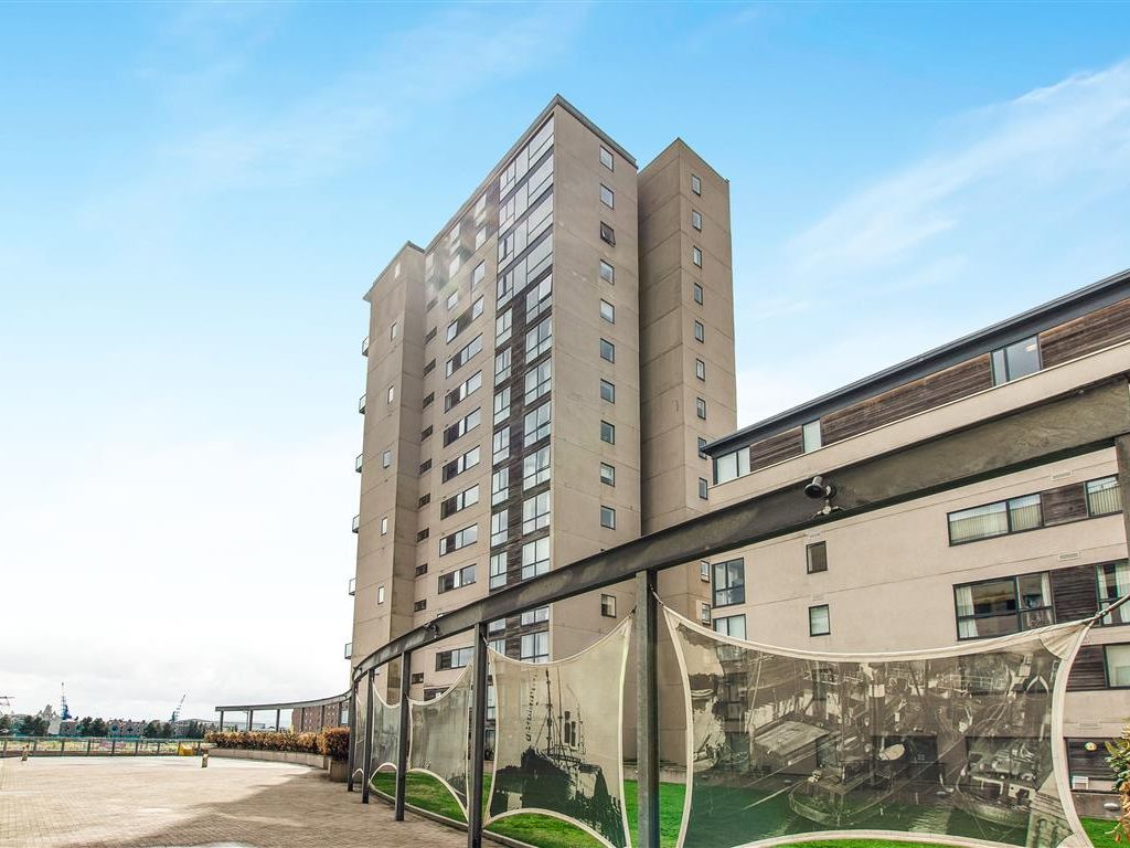 1 bed flat to rent in Capella House, Celestia, Cardiff Bay CF10, £850