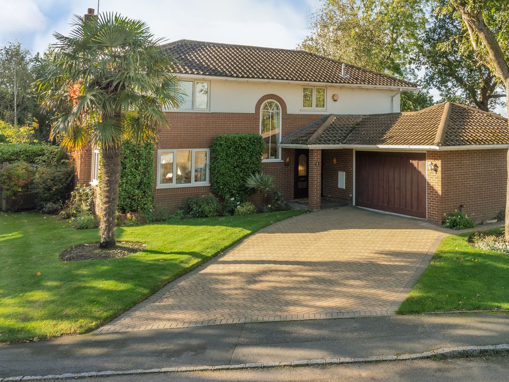 4 bed detached house for sale in Wilton Crescent, Windsor, Berkshire