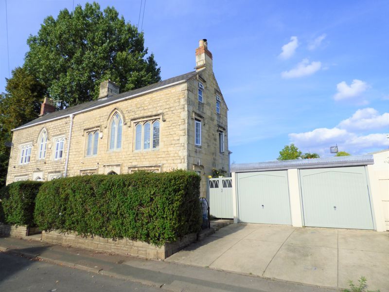 5 bed semidetached house for sale in Moor Street, Tredworth