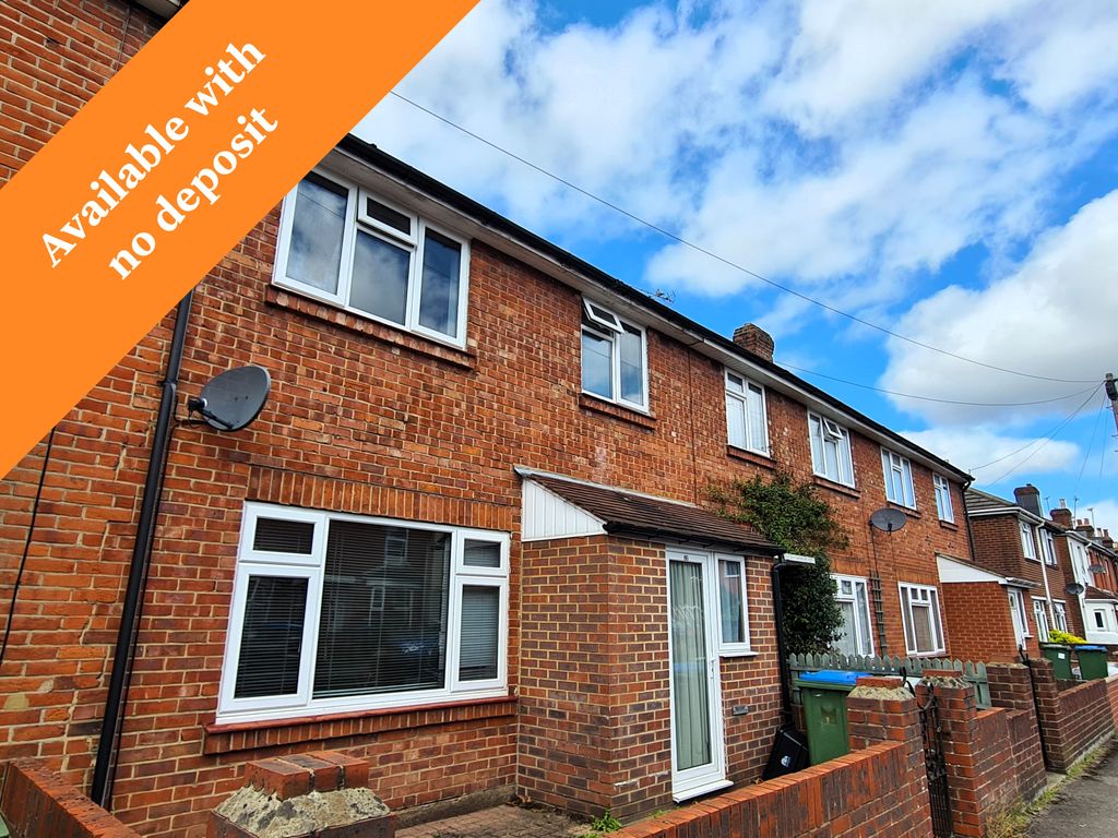 3 bed terraced house to rent in Imperial Avenue, Southampton SO15, £