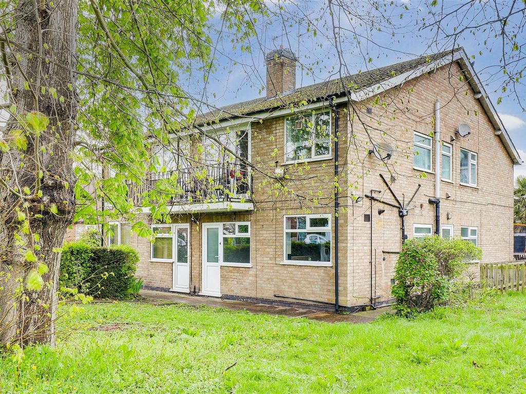 2 bed for sale in Stoke Lane, Gedling, Nottinghamshire NG4
