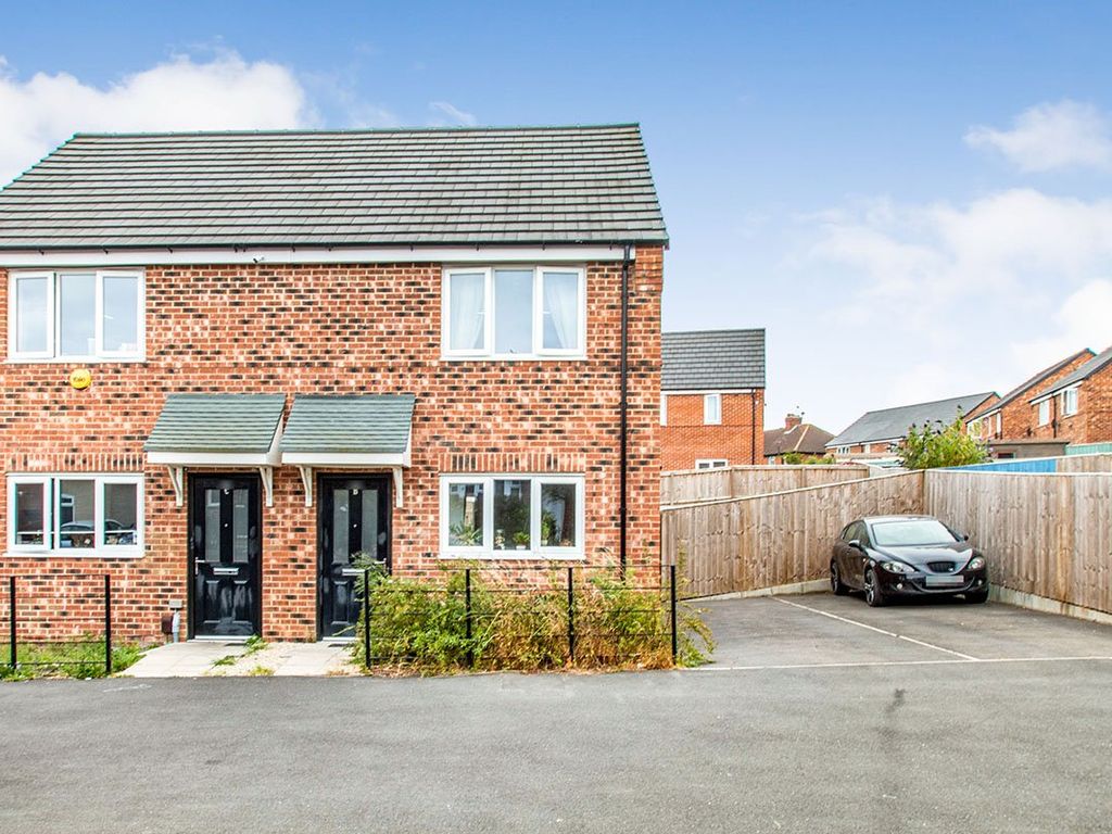 2 bed semidetached house for sale in Thorpe Road, Leeds, West