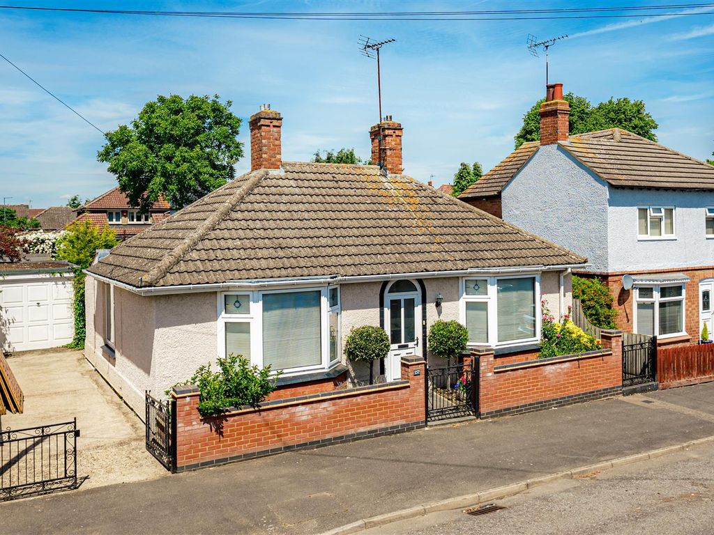 3 bed detached bungalow for sale in Neale Avenue, Kettering NN16 Zoopla