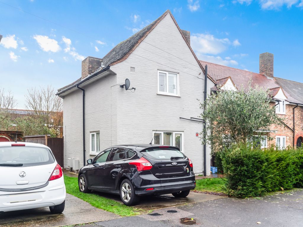 3 bed end terrace house for sale in Haynt Walk, Raynes Park SW20, £