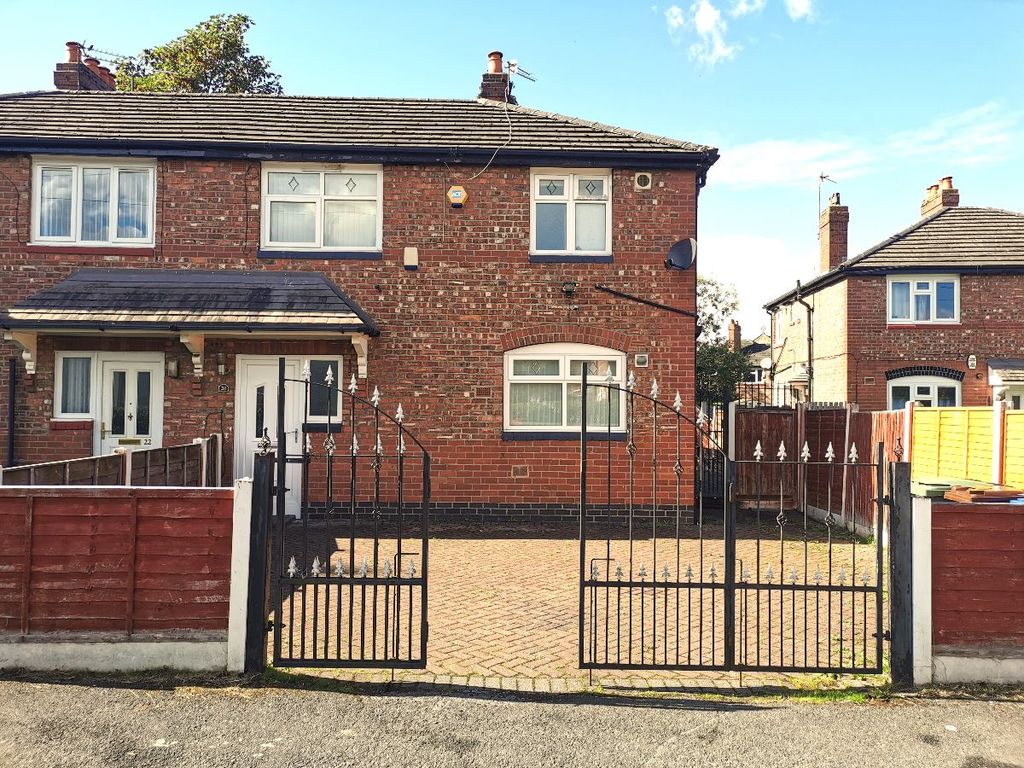 3 bed semidetached house to rent in Westdean Crescent, Burnage