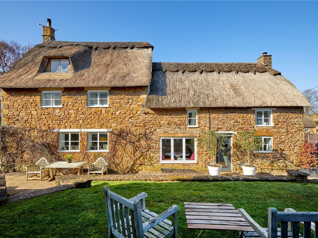 4 bed detached house for sale in Sibford Road, Epwell, Banbury