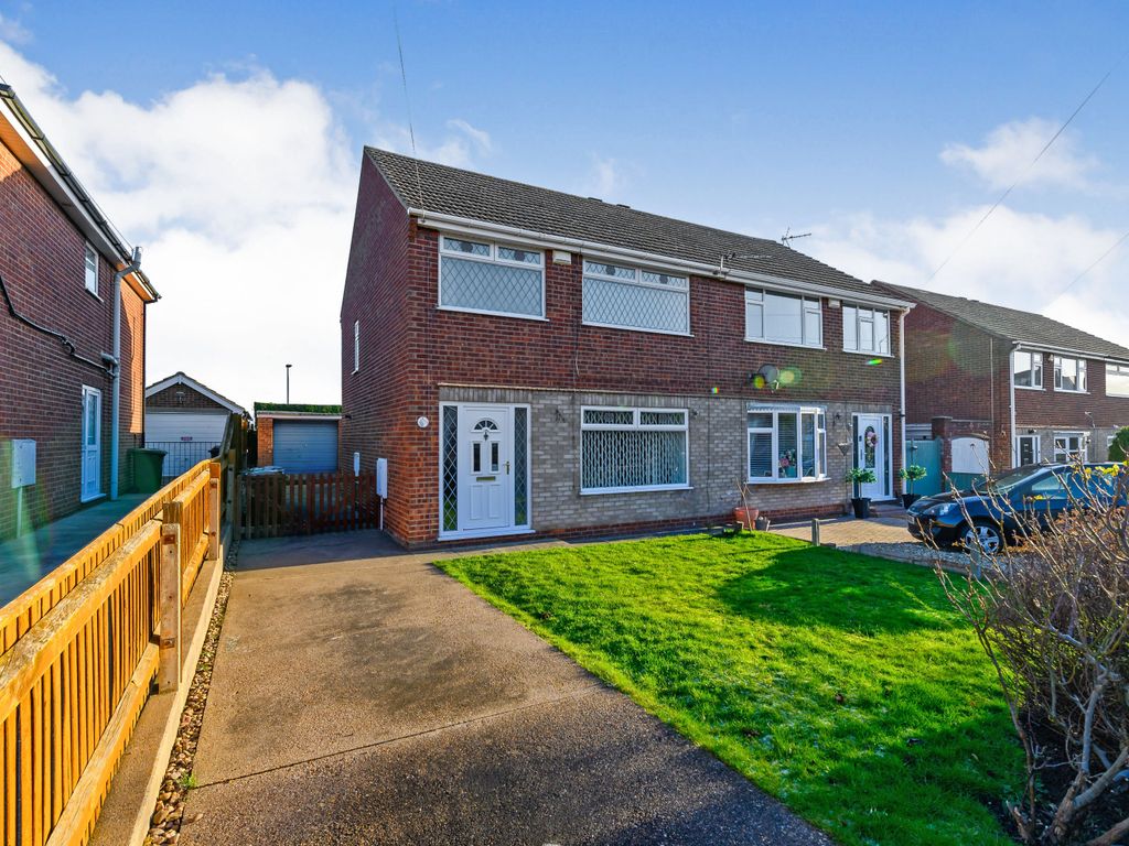 3 bed semidetached house for sale in Sanctuary Way, Grimsby