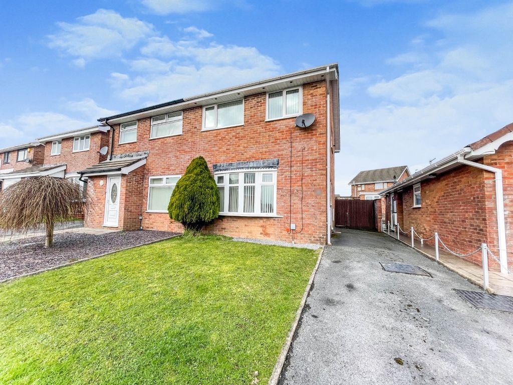 3 bed semidetached house for sale in Squirrel Walk, Fforest