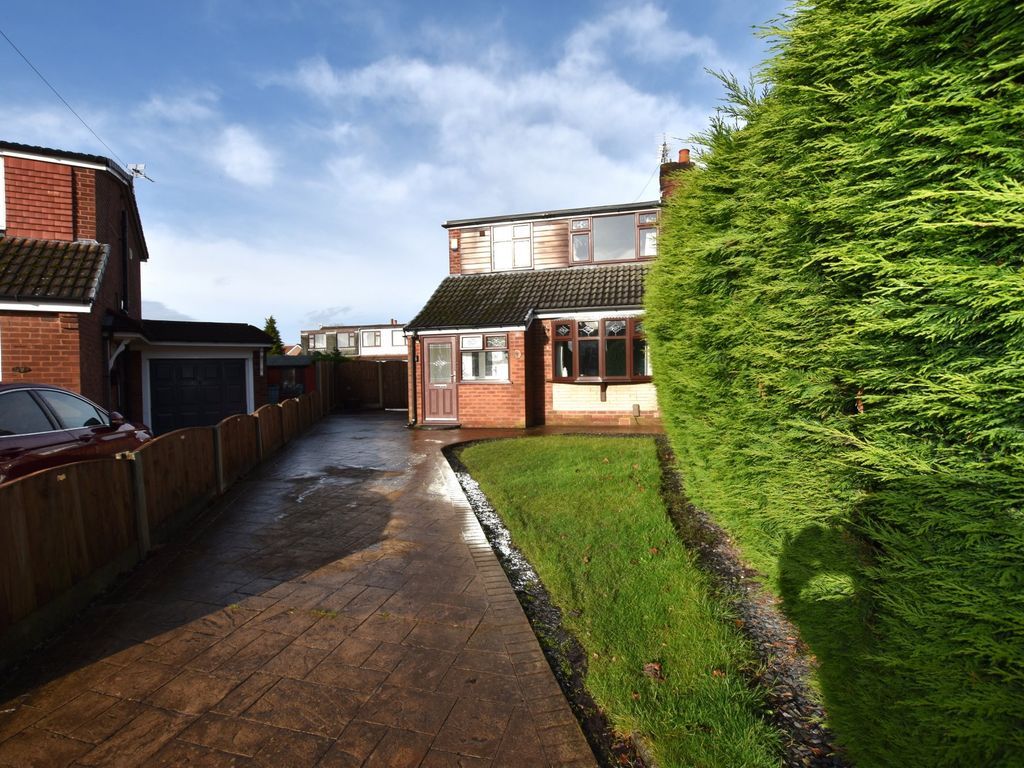 3 bed semidetached house for sale in Trent Way, Kearsley, Bolton BL4