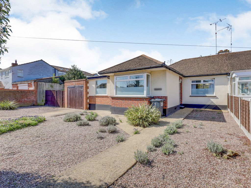 2 bed semidetached bungalow for sale in Rayleigh Road, LeighOnSea