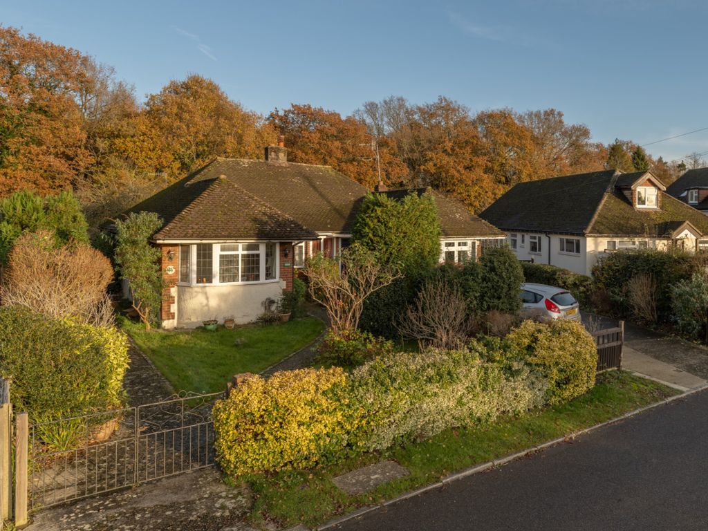3 bed bungalow for sale in Castle Drive, Horley, Surrey RH6, £525,000