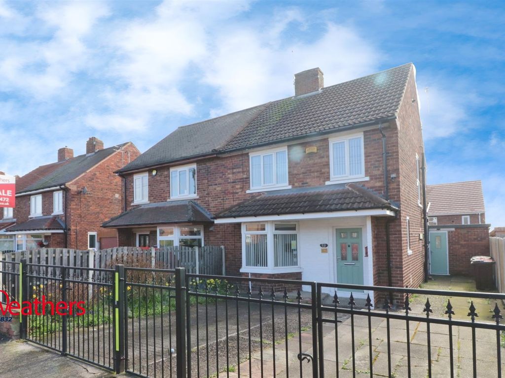 3 bed semidetached house for sale in Central Avenue, Swinton