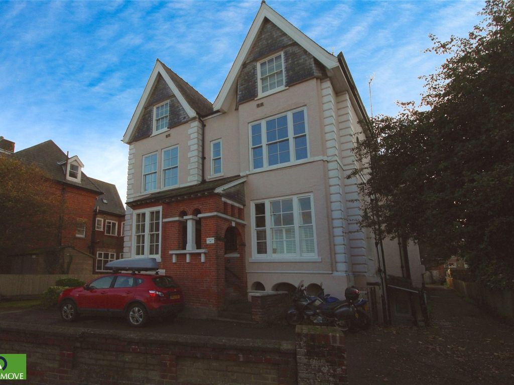 3 bed flat for sale in Cheriton Gardens, Folkestone, Kent CT20, £