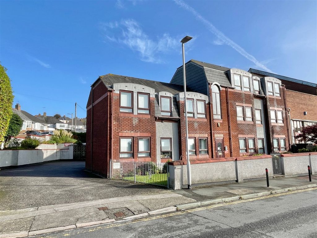 1 bed flat for sale in Stirling Road, St Budeaux, Plymouth PL5, £55,000