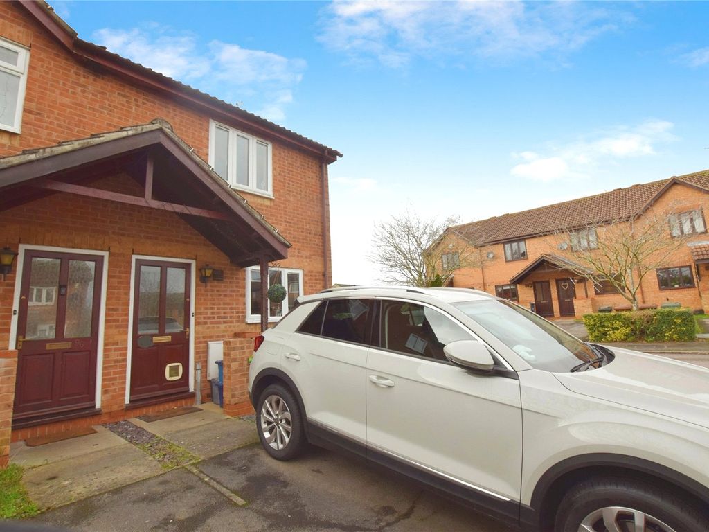 2 bed end terrace house to rent in Coopers Green, Bicester, Oxfordshire