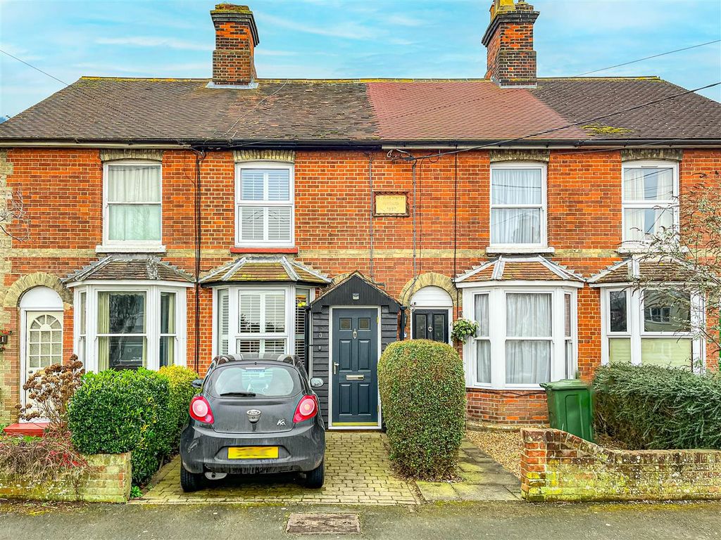 2 bed cottage for sale in Queen Street, Southminster CM0 Zoopla