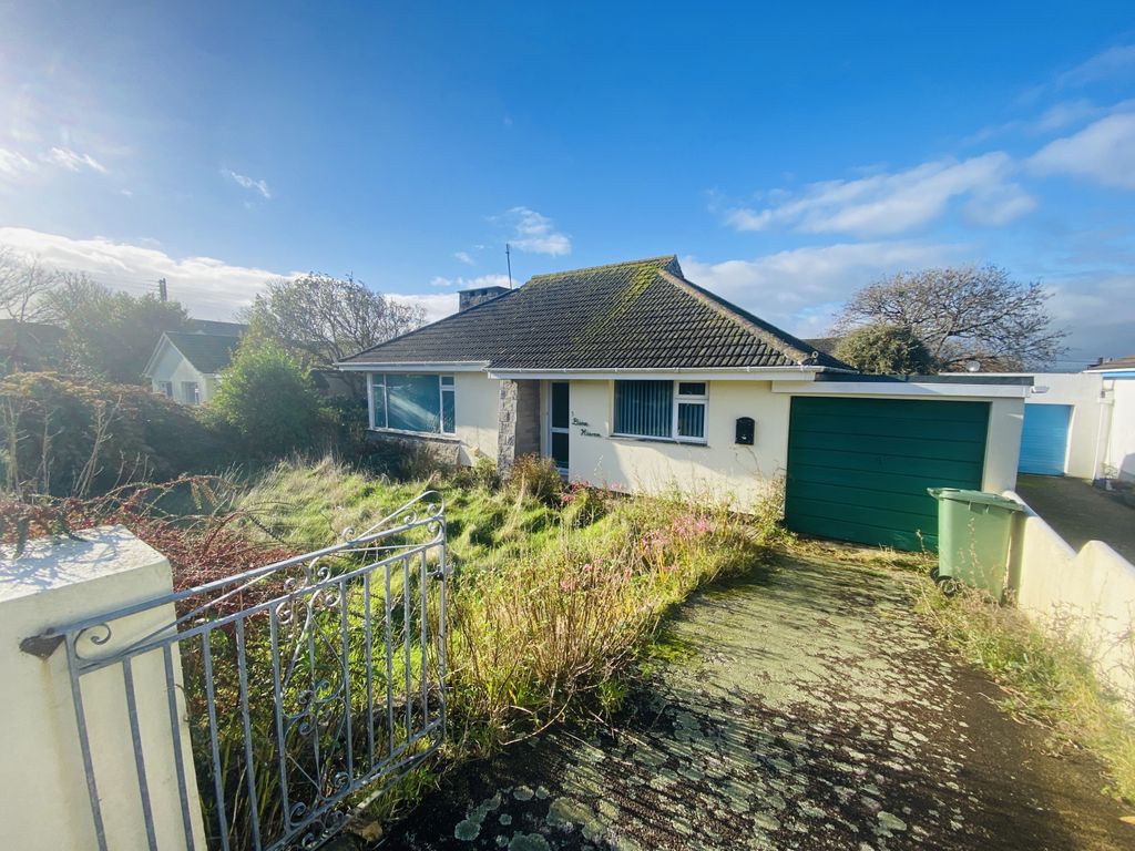 2 bed bungalow for sale in Orchard Way, Goldsithney TR20, £300,000 Zoopla