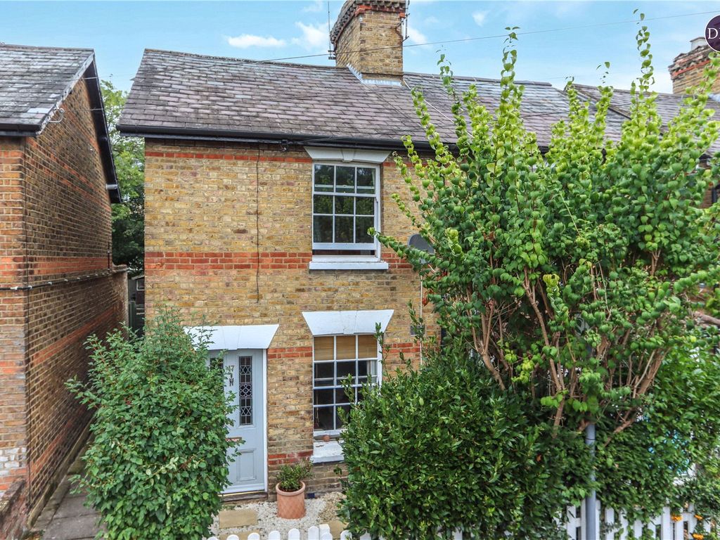 3 bed end terrace house for sale in Talbot Road, Rickmansworth WD3, £