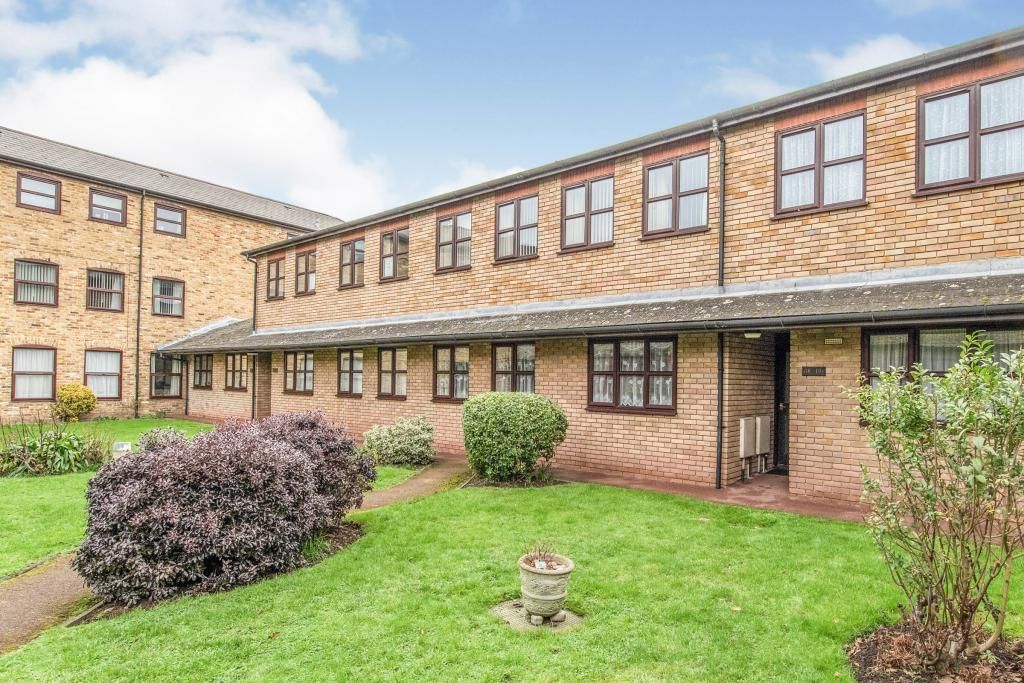 1 bed flat for sale in St James Oaks, Trafalgar Road, Gravesend, Kent