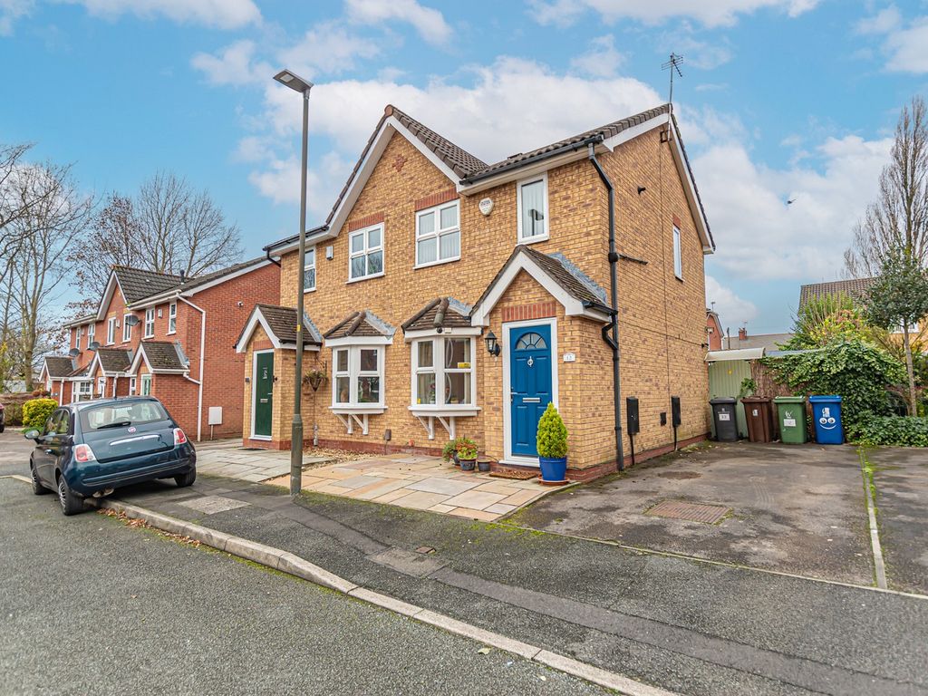 2 bed semidetached house for sale in Larkspur Close, Leigh, Greater