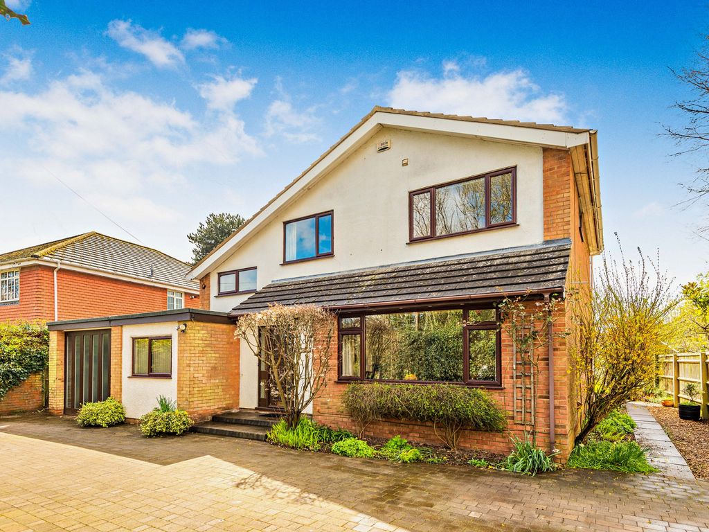 5 bed detached house for sale in Weedon Hill, Hyde Heath, Amersham HP6