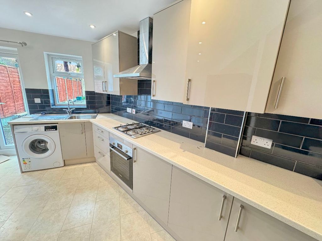 4 bed end terrace house to rent in Ash Grove, Heston TW5, £2,650 pcm