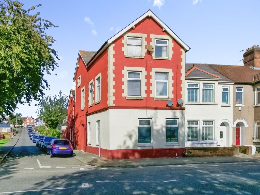 2 bed property for sale in Cardiff Road, Barry CF63, £190,000 Zoopla