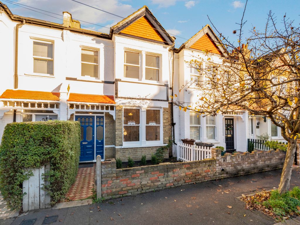 Clifton Park Avenue, Raynes Park SW20